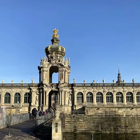 펜션 Mit 2 Schlafzimmern Und 2 Baedern *